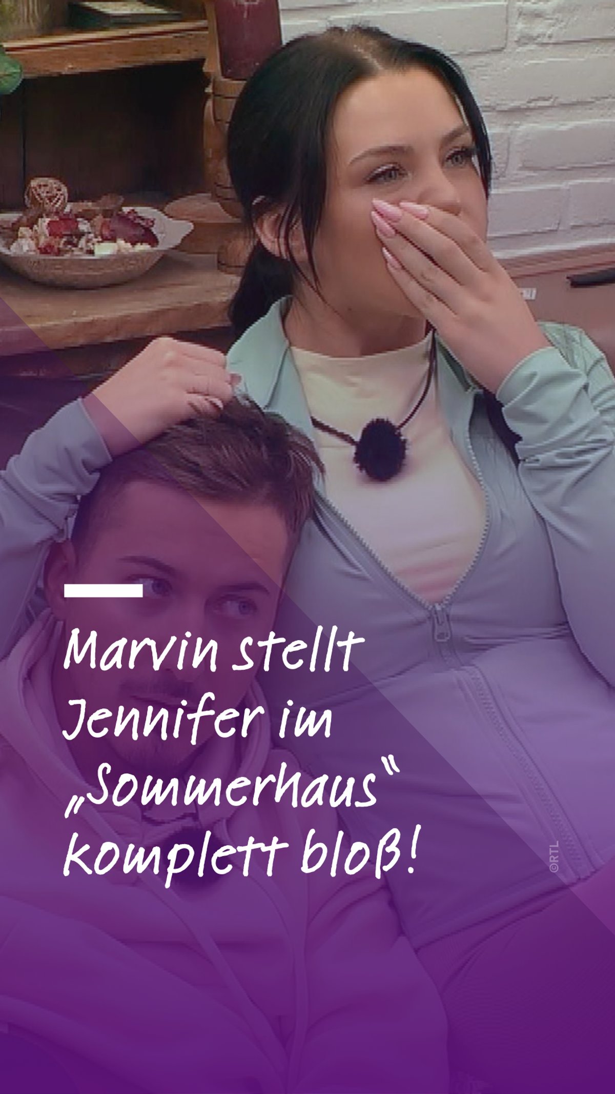 Mega&#x20;Zoff&#x20;im&#x20;&#x201E;Sommerhaus&#x201C;&#x3A;&#x20;Marvin&#x20;stellt&#x20;seine&#x20;Jenny&#x20;vor&#x20;der&#x20;Gruppe&#x20;blo&#x00DF;