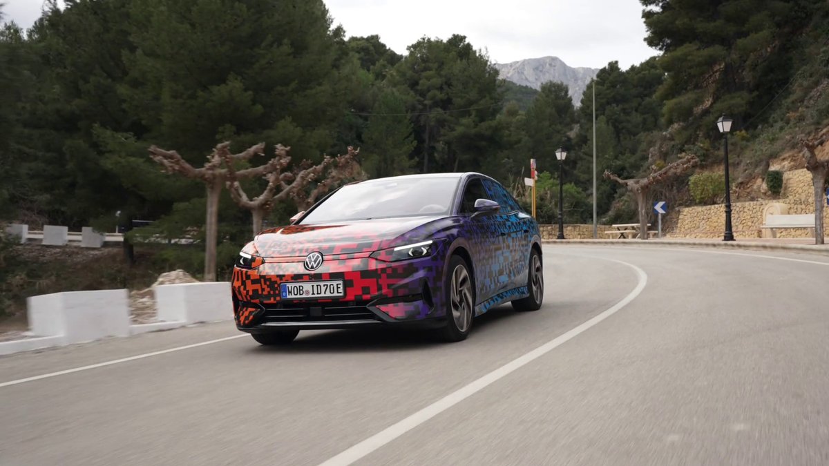 VW präsentiert ID.7 unterwegs: So fährt das neue Elektro-Flaggschif VW präsentiert ID.7 unterwegs: So fährt das neue Elektro-Flaggschif