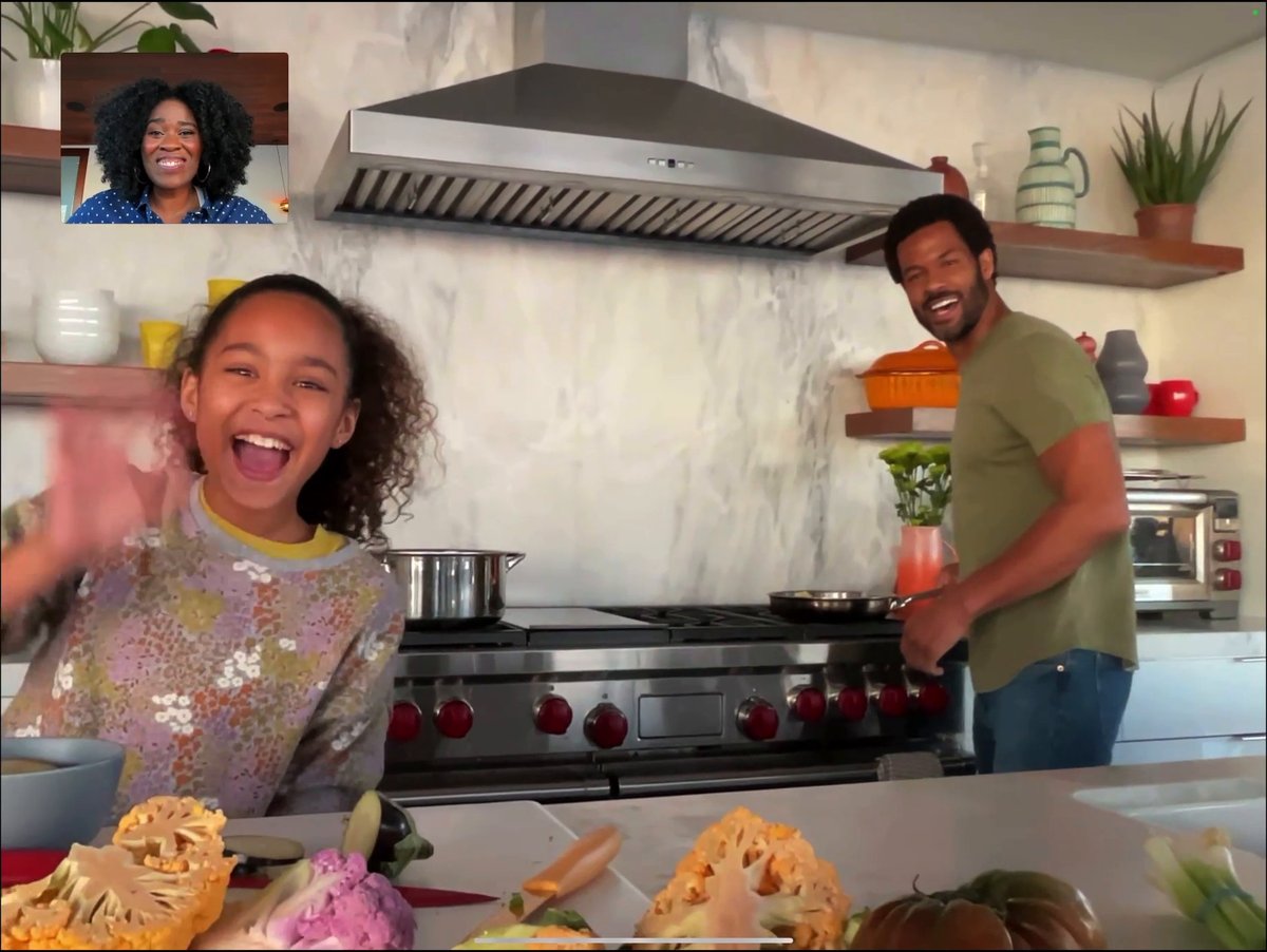 iPad Pro 2021: Apples Center Stage (Folgemodus) im Einsatz (Video ohne Ton) iPad Pro 2021: Apples Center Stage (Folgemodus) im Einsatz (Video ohne Ton)