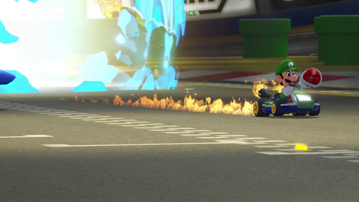 Mario Kart 8 Deluxe: Blauem Panzer mit Pilz ausweichen