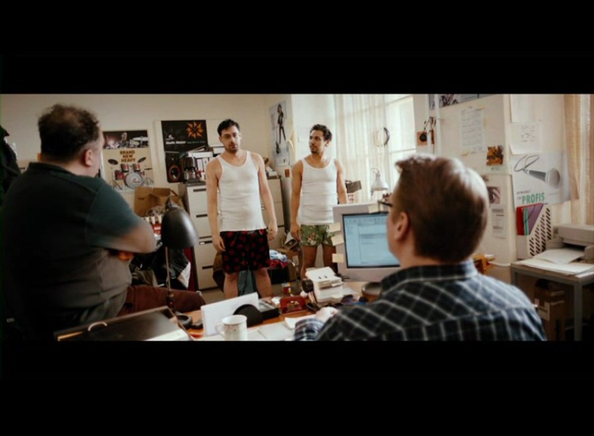 000492690.mp4 000492690.mp4