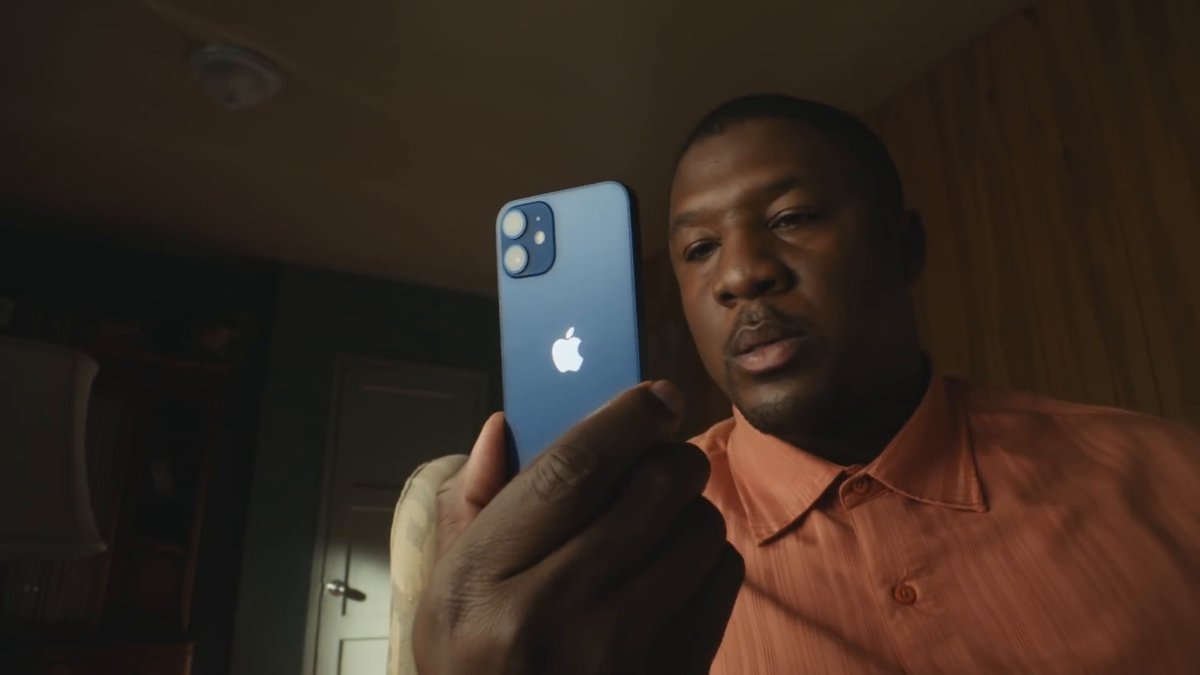 Apples Spot zum iPhone 12