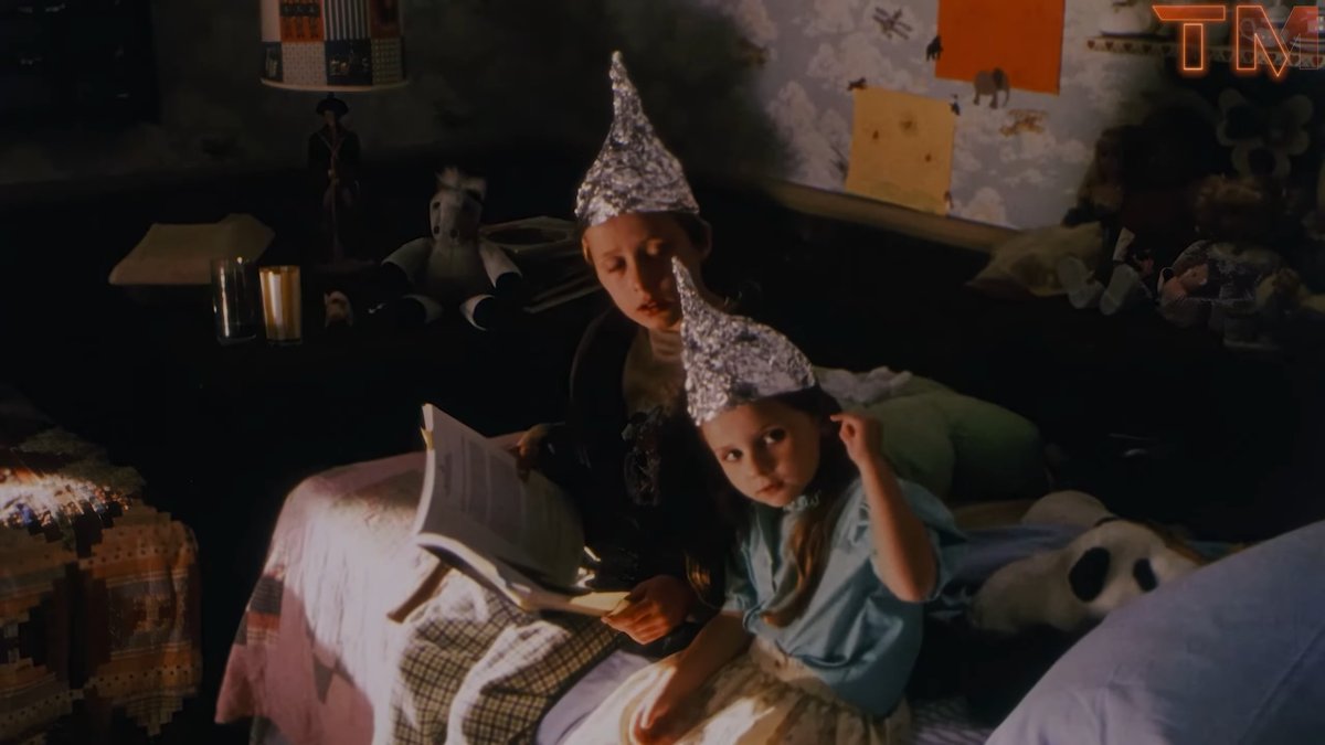 Signs - Zeichen: Trailer Signs - Zeichen: Trailer