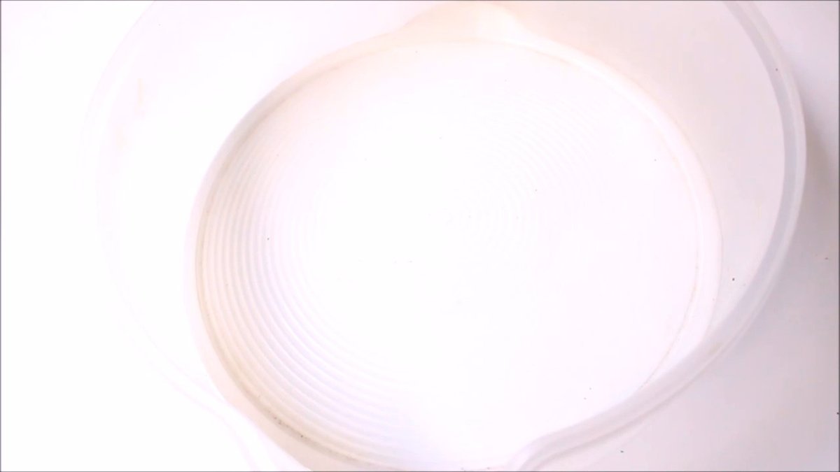 So machen Sie farbenfrohe Eisbausteine