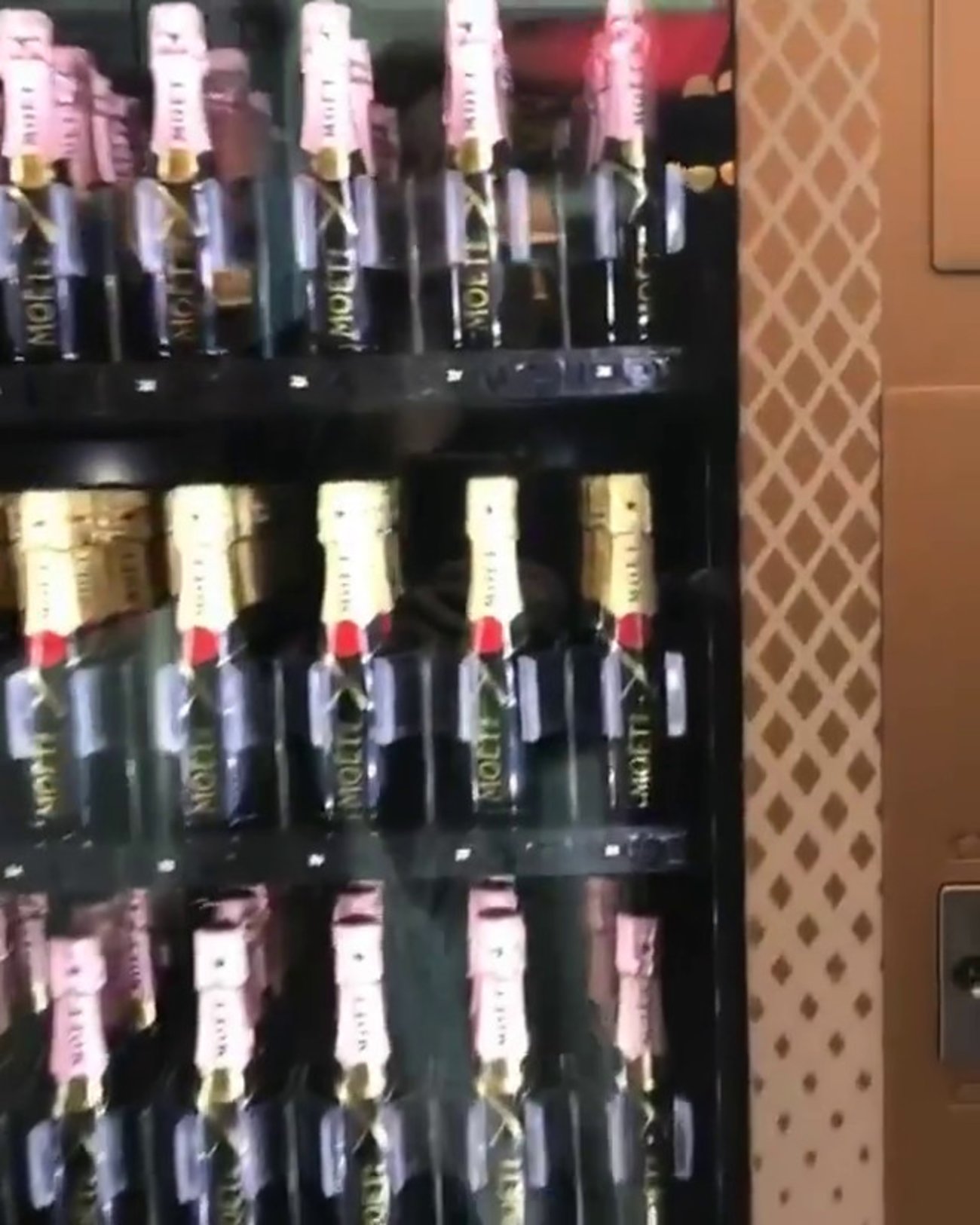Der Champagner-Automat