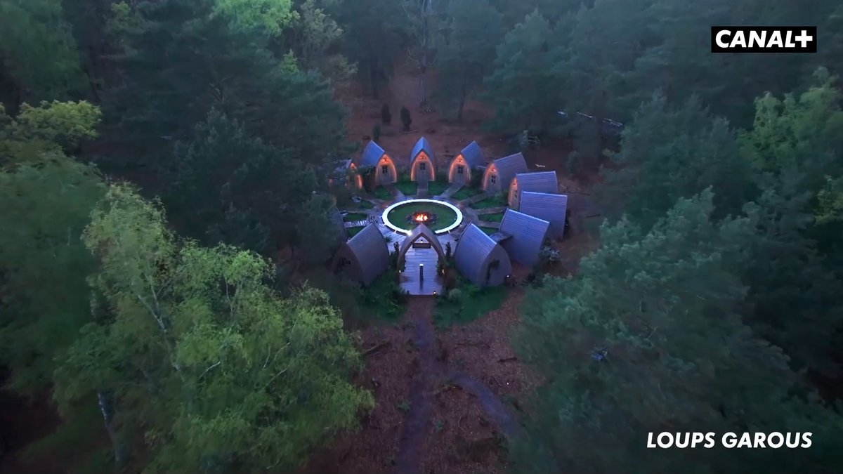 Das französische Original zur Show Loups Garous im Trailer