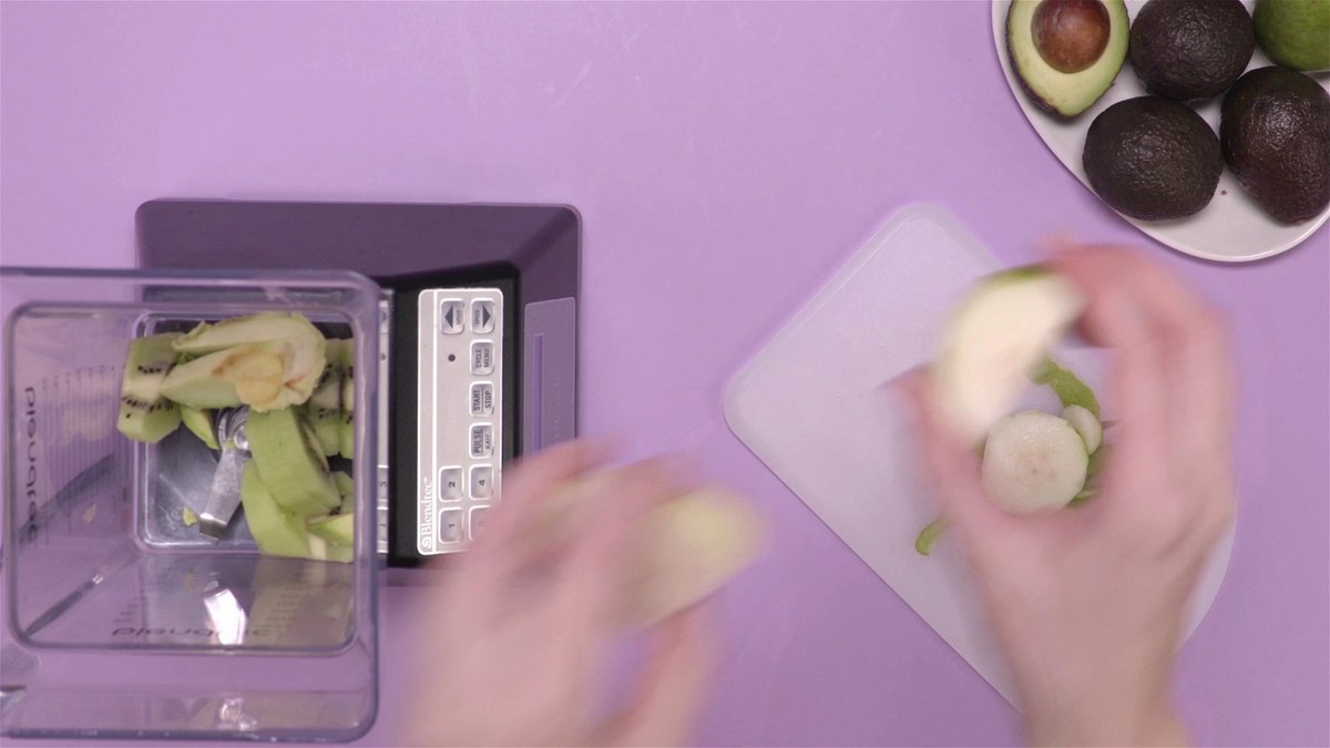 Baby-Rezept: Avocado-Kiwi-Püree- Video (nicht Ooyala) Baby-Rezept: Avocado-Kiwi-Püree- Video (nicht Ooyala)