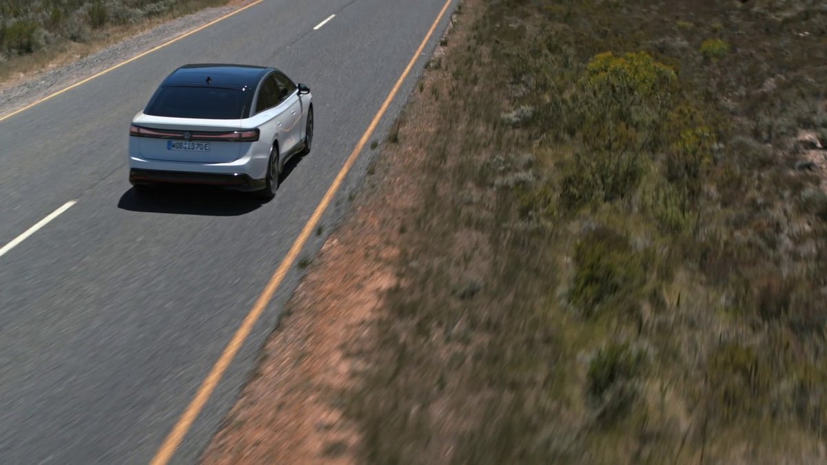 VW zeigt den ID.7 in Fahrt VW zeigt den ID.7 in Fahrt