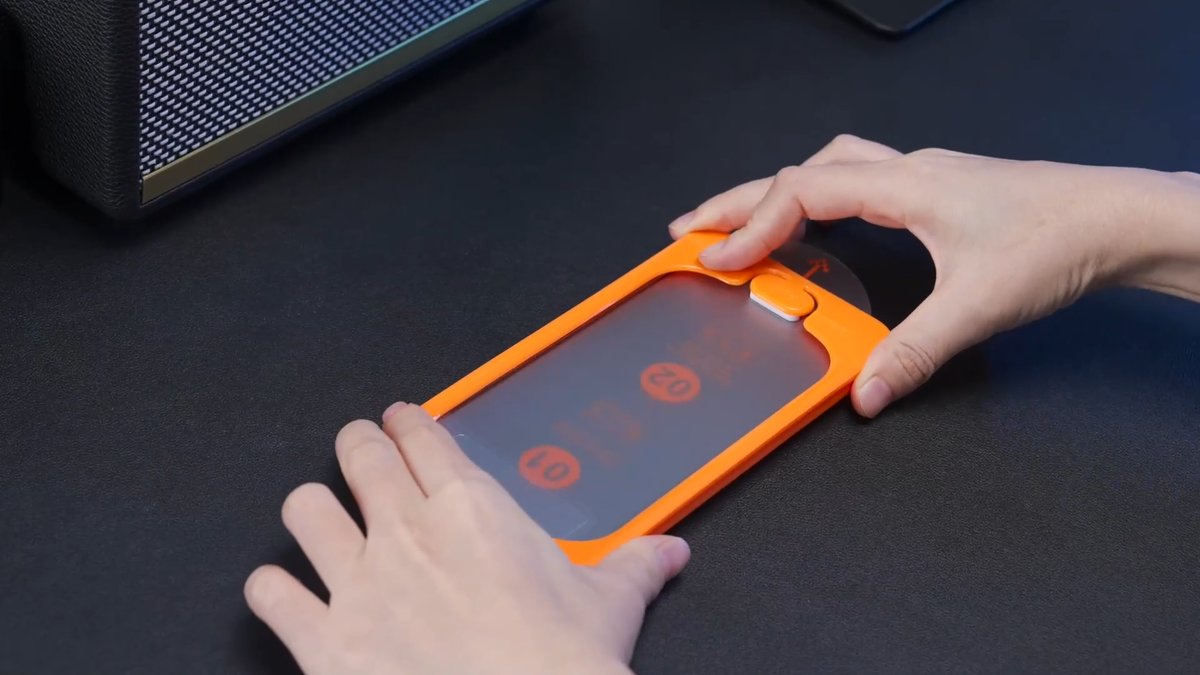 OMOTON Panzerglas fürs iPhone 16 Pro (Max) OMOTON Panzerglas fürs iPhone 16 Pro (Max)